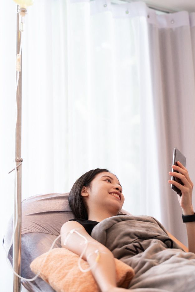 خدمات وصل سرم شبانه‌روزی بدون تعطیلی توسط کارن درمان