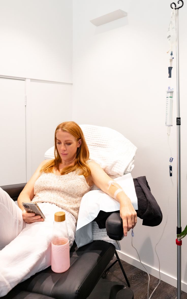 فصد خون در بیمارستان و منزل پونک|شبانه روزی|اعزام فوری پرستار حرفه ای زیر 45 دقیقه