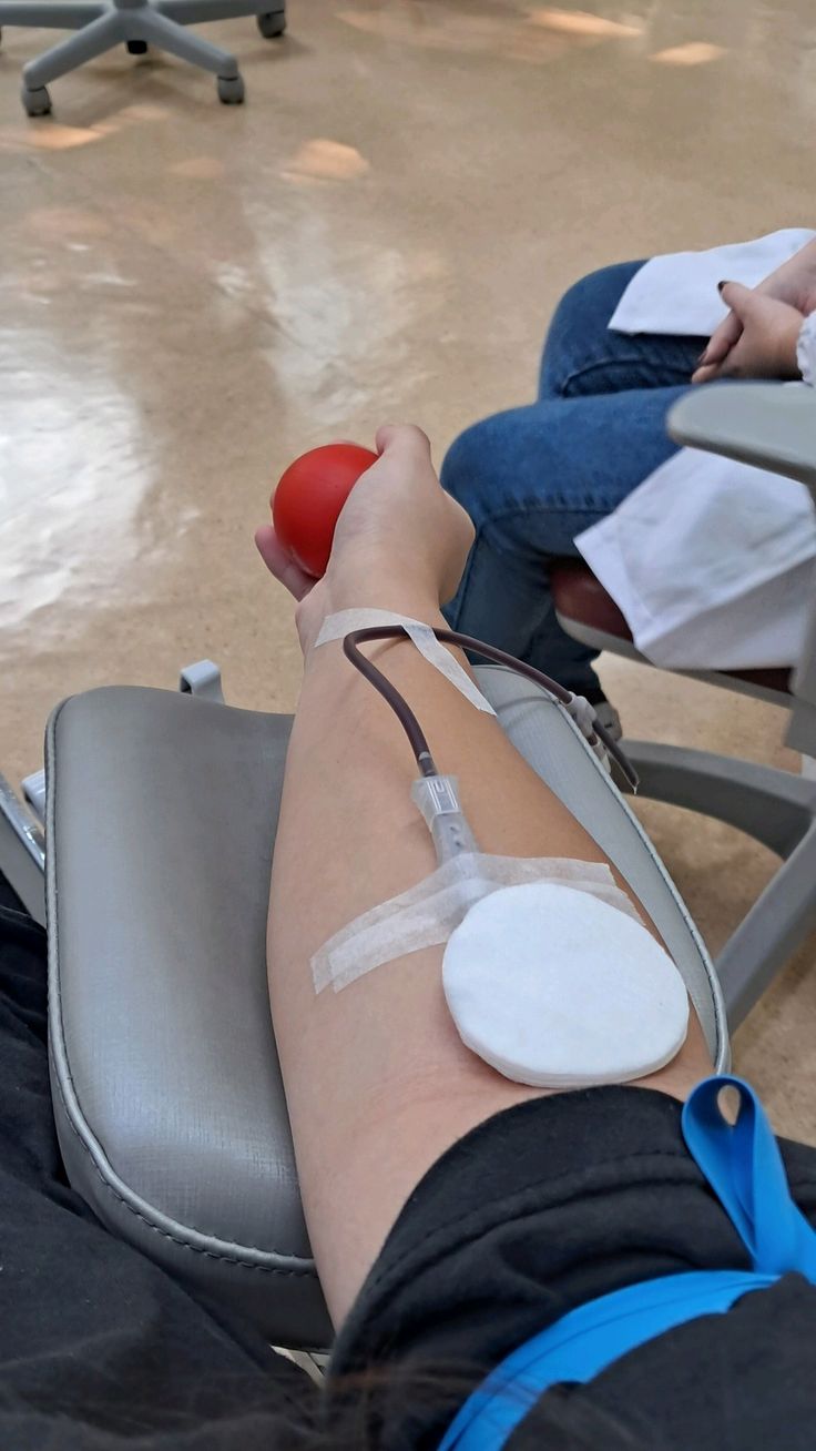 فصد خون در منزل صادقیه تهران | شبانهروزی | اعزام فوری پرستار زیر 45 دقیقه