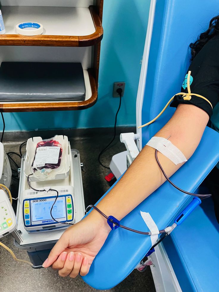 فصد خون در منزل اختیاریه تهران توسط پرستار حرفه‌ای کارن درمان | خدمات شبانه‌روزی و اعزام فوری زیر ۴۵ دقیقه