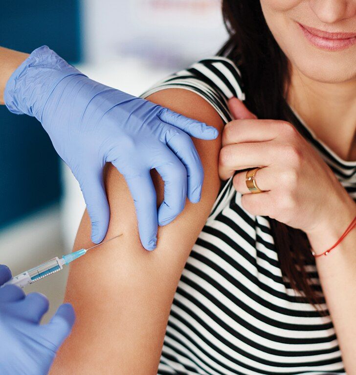 تزریقات در منزل تهران | تزریق شبانه‌روزی آمپول و سرم با اعزام پرستار زیر ۴۰ دقیقه