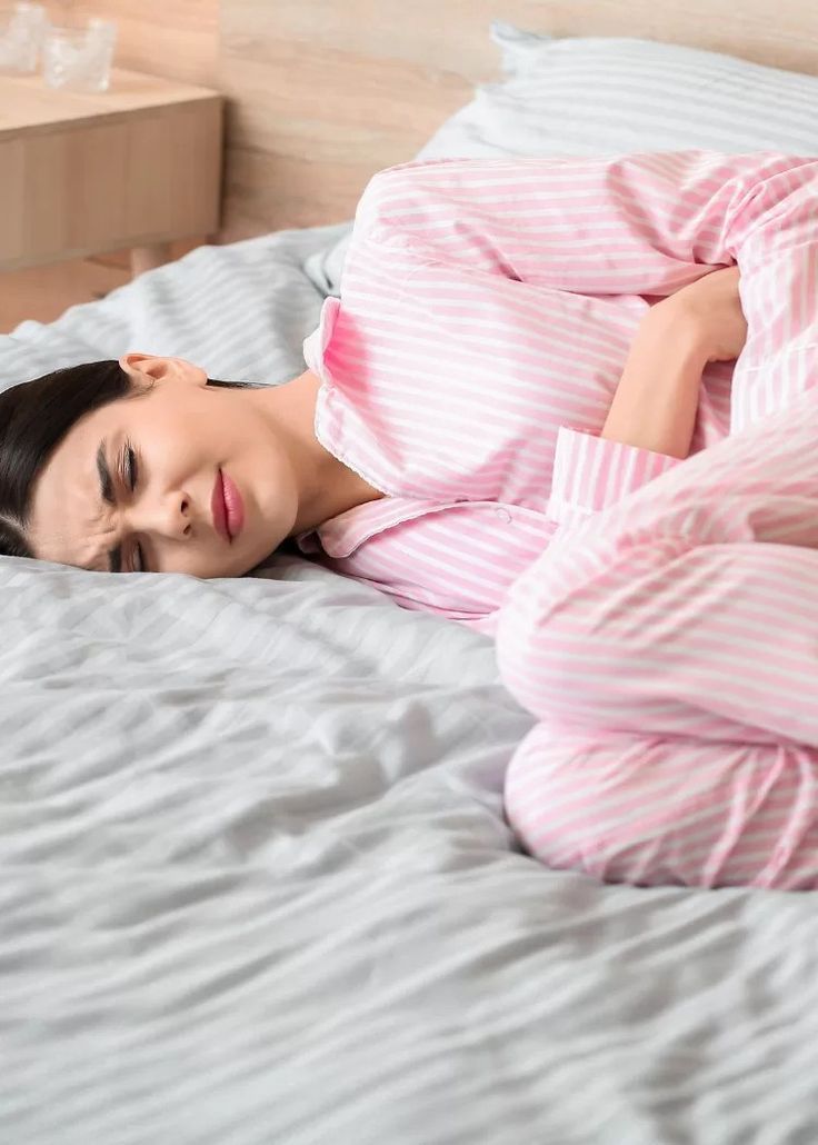 درد پریود را سریع کم کنیم | ۳۰ روش خانگی + میوههای معجزهآسا + سرم تراپی فوری در منزل تهران