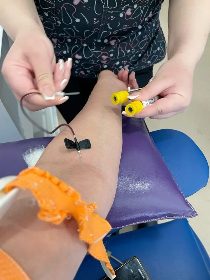 مقایسه آزمایش خون در منزل با آزمایشگاه